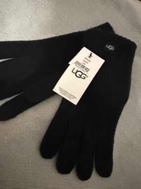 UGG Black Ribbed Knit Gloves with Logo Tag